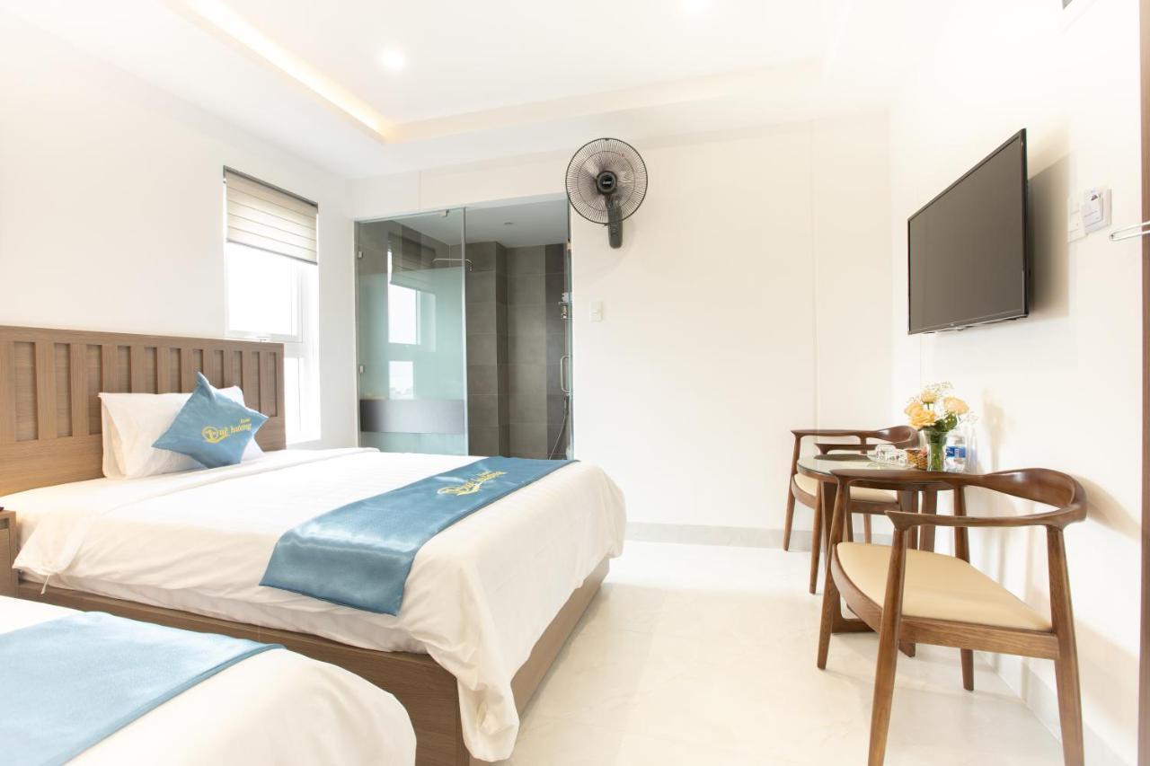 Que Huong Hotel Quy Nhon Esterno foto